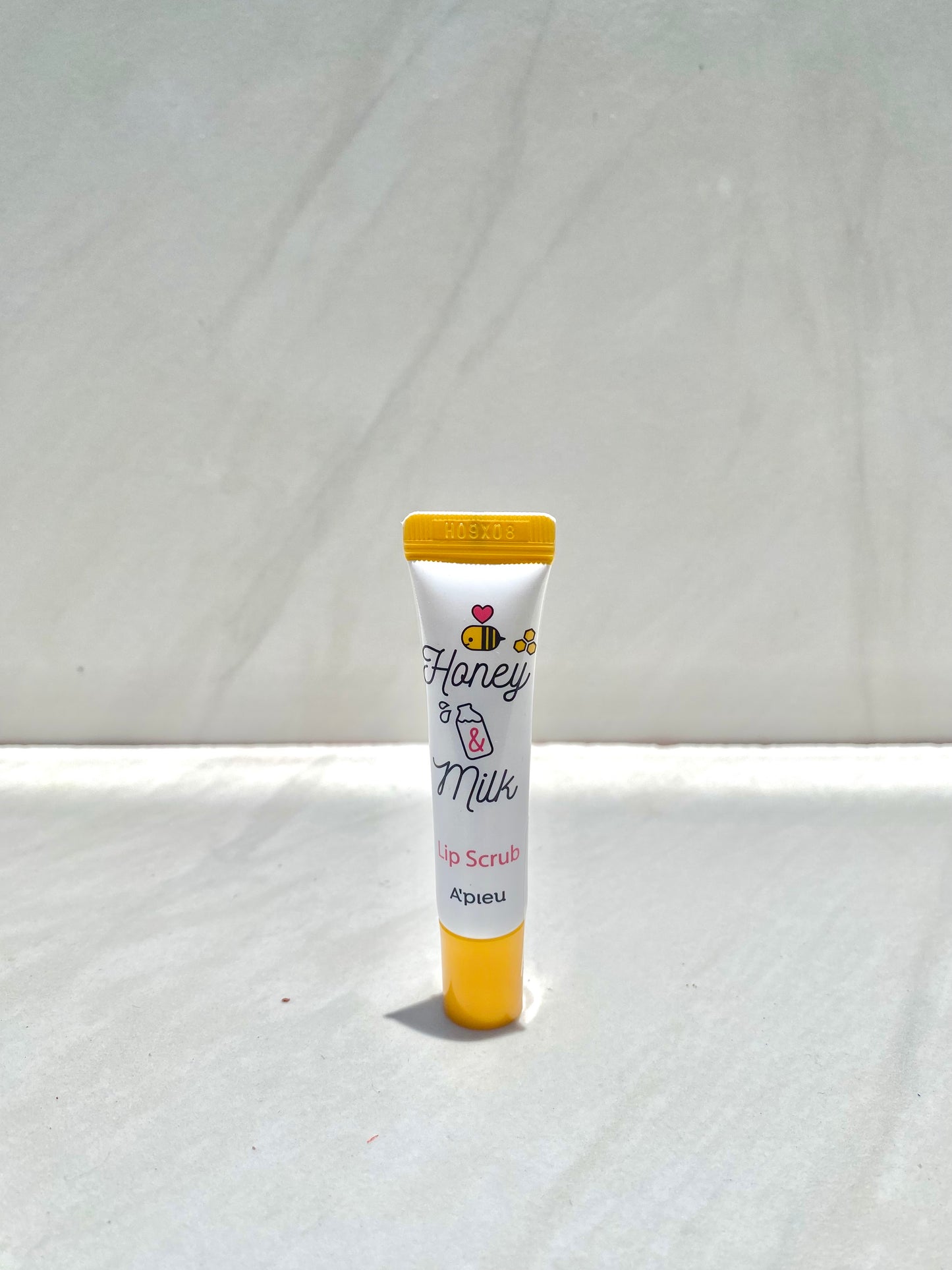 A’PIEU HONEY & MILK LIP SCRUB